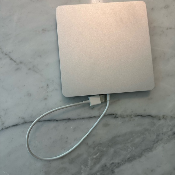 Apple White USB SuperDrive - Picture 3 of 5